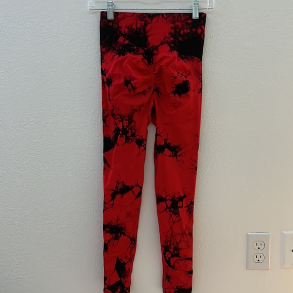 Workout Leggings - Picture 2 of 4